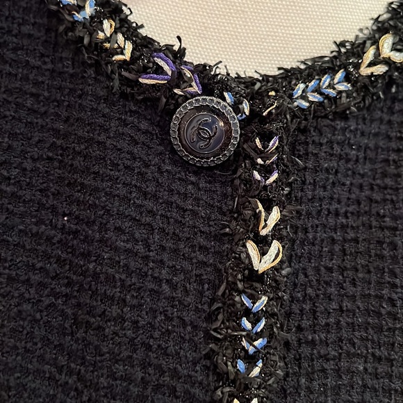 CHANEL Tweed JACKET SIZE 42 Navy with Silver Gold Blue thread - Picture 3 of 9